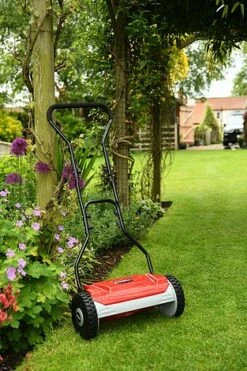 Cobra HM381 Hand Cylinder Mower 38cm (15in) With Grass Bag 9 Cobra HM381 Hand Cylinder Mower 38cm (15in) With Grass Bag -Bloom Haven Herbaceous Perennials Deals Store DSC 2486