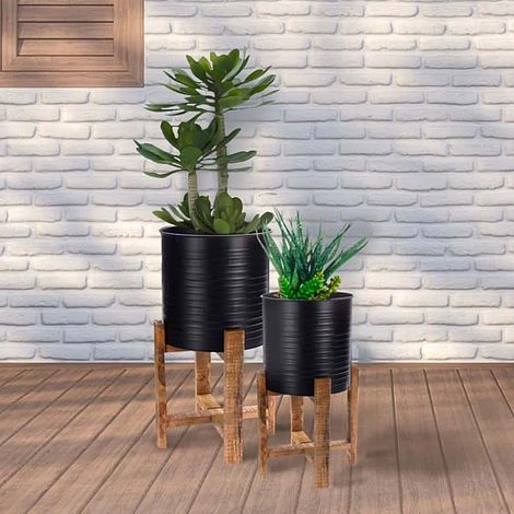 Idooka Metal Barrel Plant Pot Pair With Wooden Stands 1 Idooka Metal Barrel Plant Pot Pair With Wooden Stands